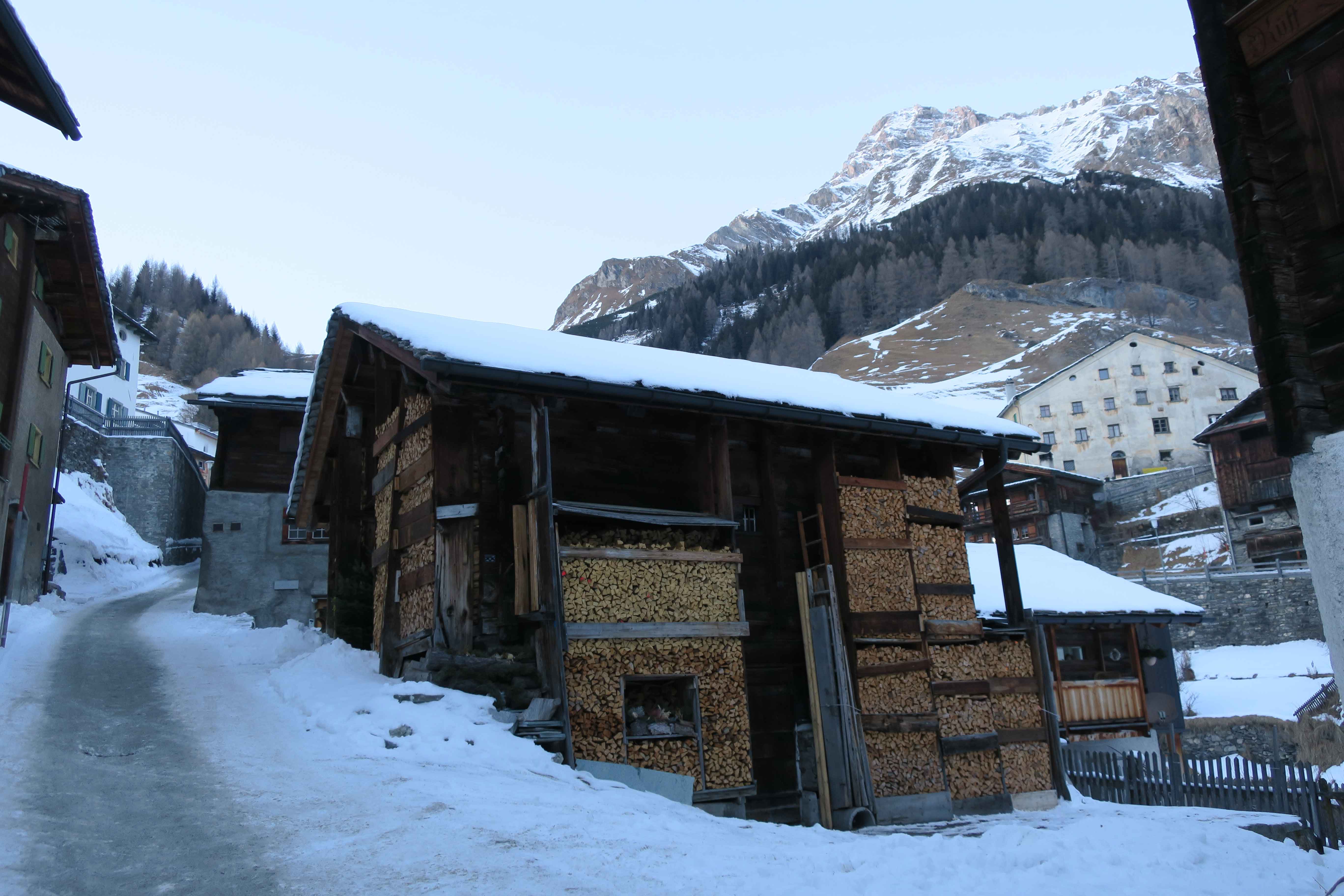 Et betagende smukt pitstop i Splügel, Alperne, Schweiz