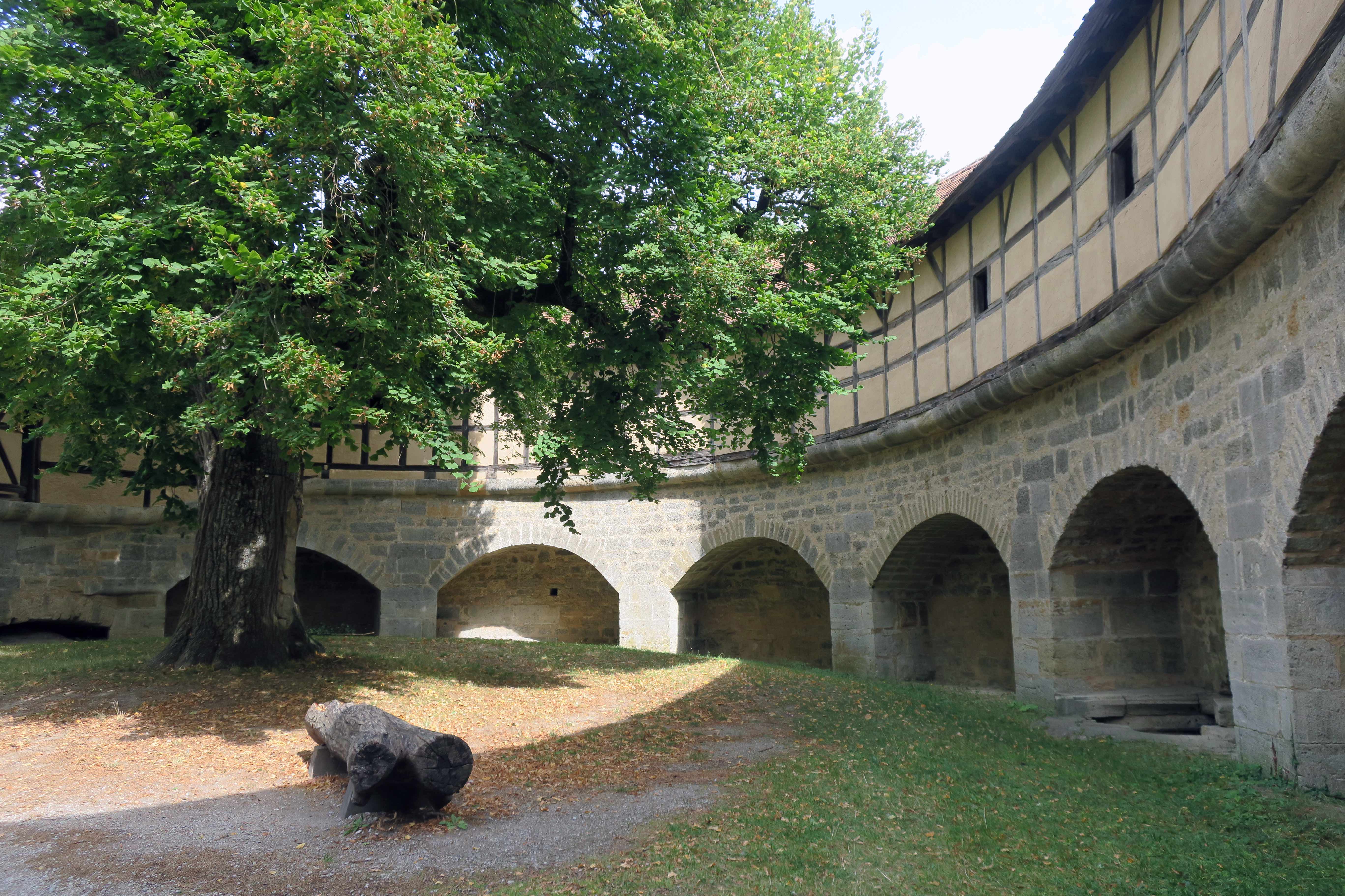 Vi er hjemme igen efter en skøn inspirations-tur ned gennem Europa. Vi er så heldige, at vi besøgte blandt andet Rothenburg ...