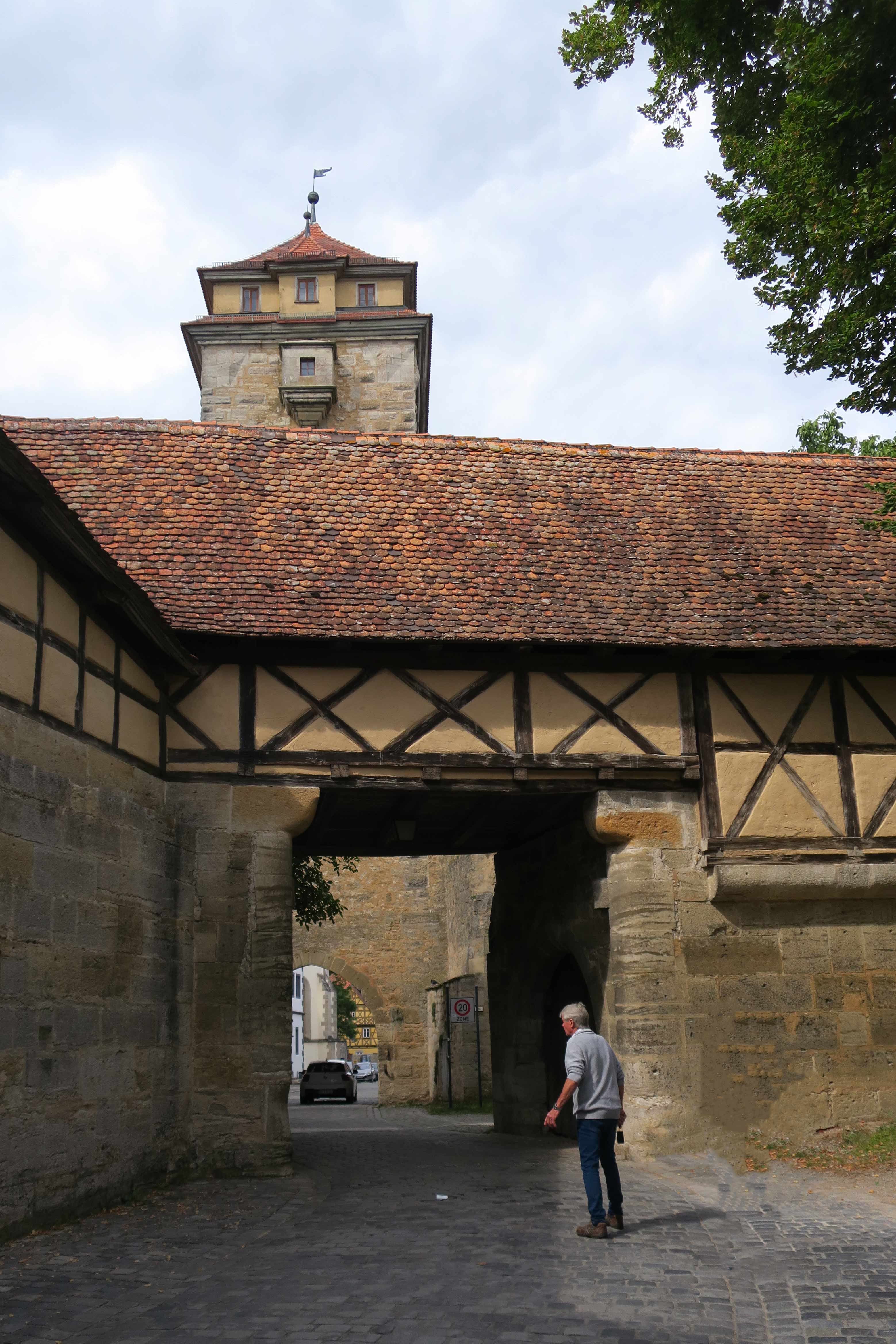 Vi er hjemme igen efter en skøn inspirations-tur ned gennem Europa. Vi er så heldige, at vi besøgte blandt andet Rothenburg ...