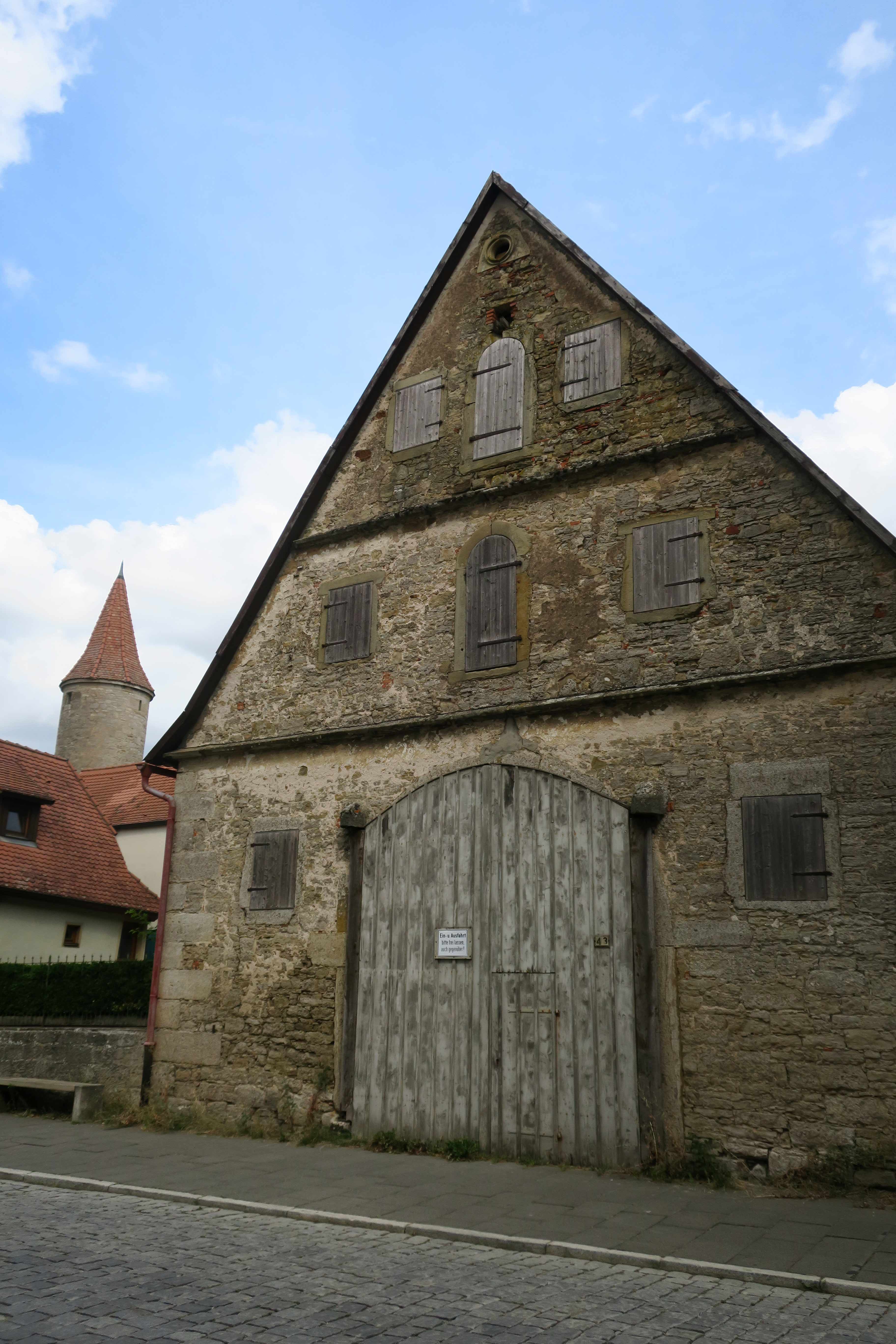 Vi er hjemme igen efter en skøn inspirations-tur ned gennem Europa. Vi er så heldige, at vi besøgte blandt andet Rothenburg ...